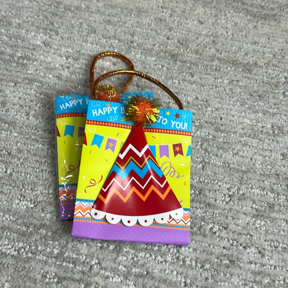 2 3D Happy Birthday Gift Bags